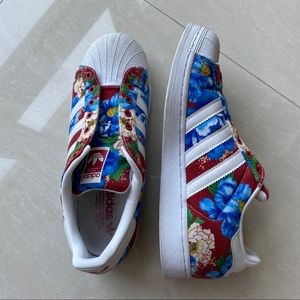 Adidas floral superstars
